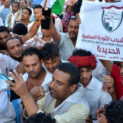 مجلس شباب الثورة في الحديدة ينظم مسيرة جماهيرية حاشدة رفضا لميليشيا الحوثي والمطالبة بالإفراج عن كافة المعتقلين